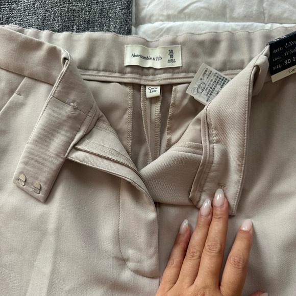 NWT: Abercrombie & Fitch Cream Wide-Leg Trousers - Picture 6 of 7